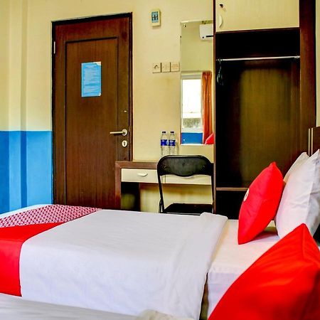 Oyo 90162 Remboelan Guest House Sungai Lutus Экстерьер фото