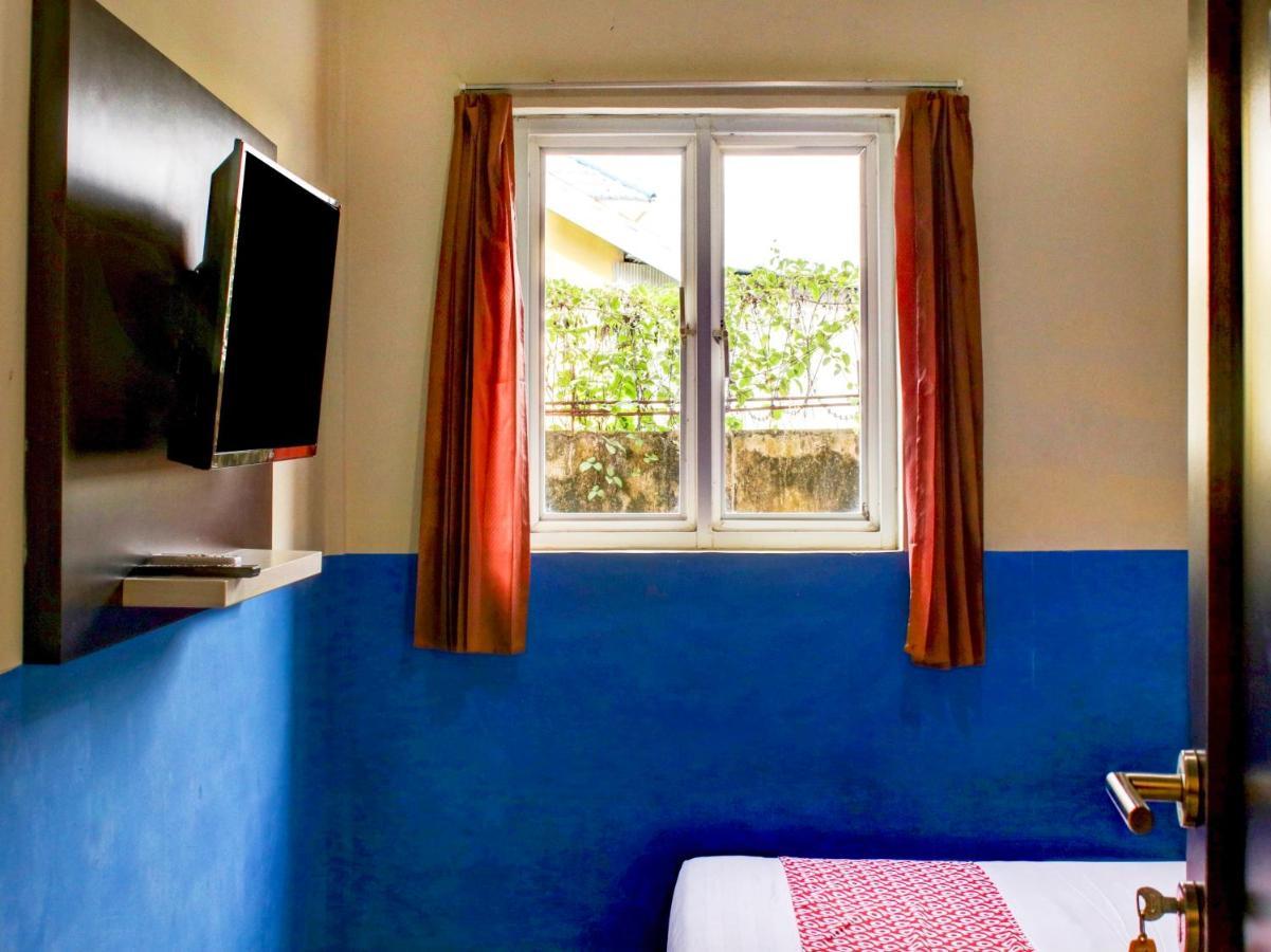 Oyo 90162 Remboelan Guest House Sungai Lutus Экстерьер фото